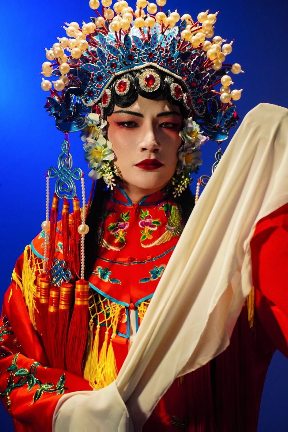 Dược Sĩ Tiến đã làm gì với khuôn mặt của mình?