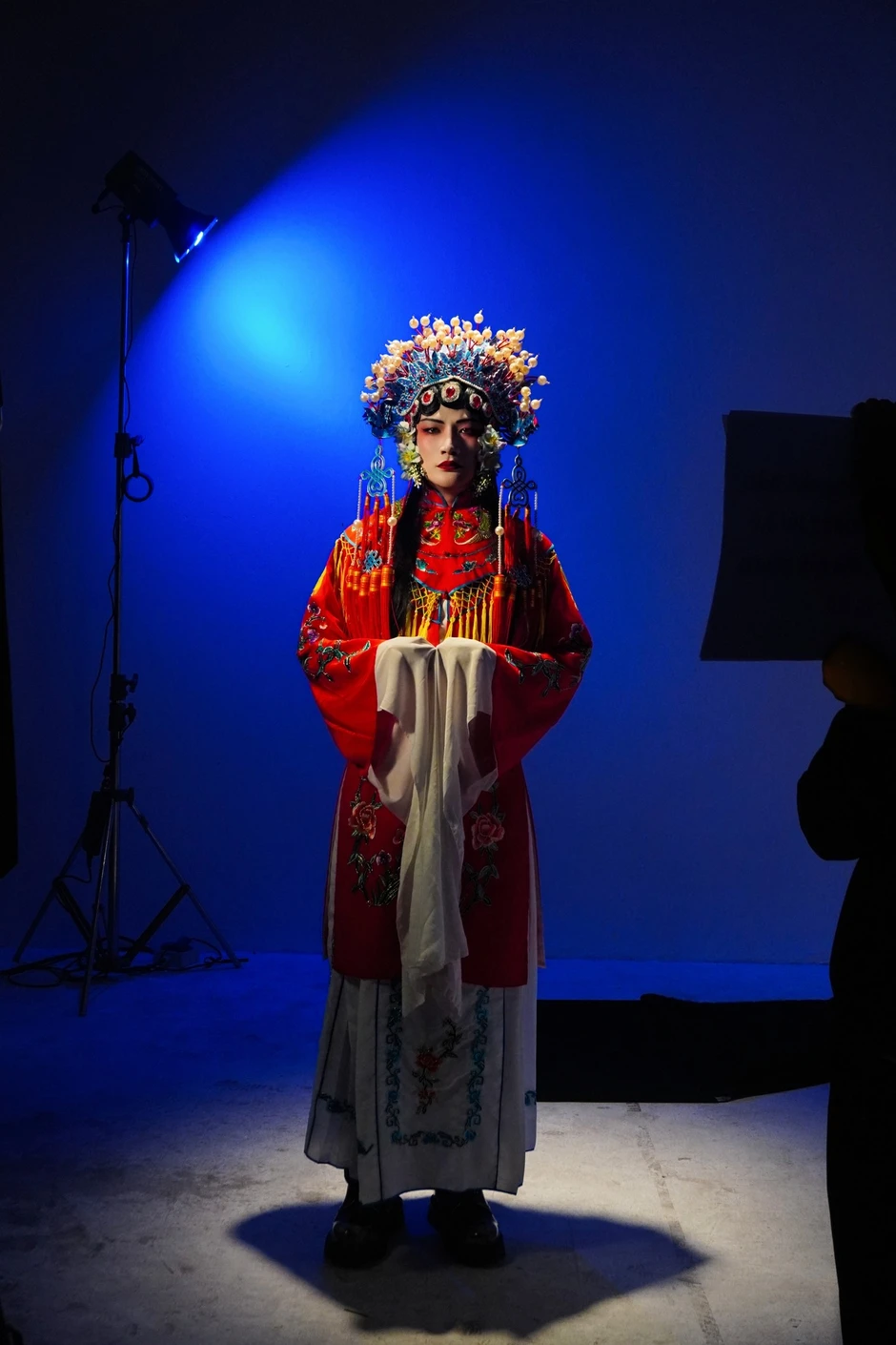 Dược Sĩ Tiến đã làm gì với khuôn mặt của mình?