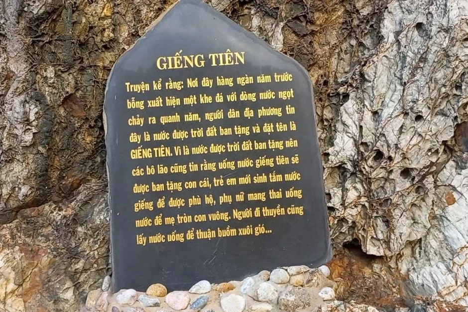 Gây phẫn nộ vì mặc bikini tắm Giếng Tiên, Juky San lên tiếng Gây phẫn nộ vì mặc bikini tắm Giếng Tiên, Juky San lên tiếng