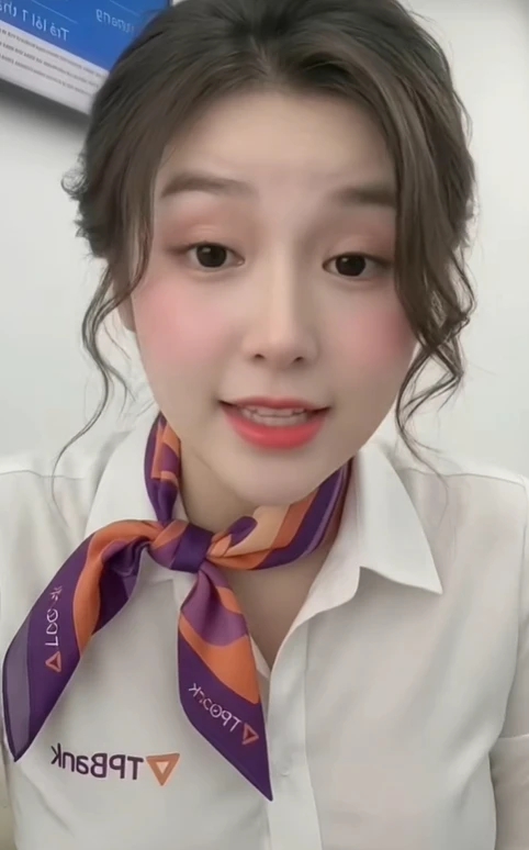 Giả mạo thành nhân viên ngân hàng, kênh TikTok khiến người dùng MXH lo ngại