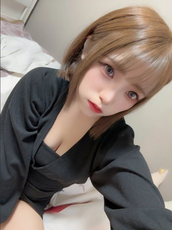 Tái xuất sau giải nghệ: Hot girl kể chuyện đời đầy cay đắng khiến fan ngỡ ngàng