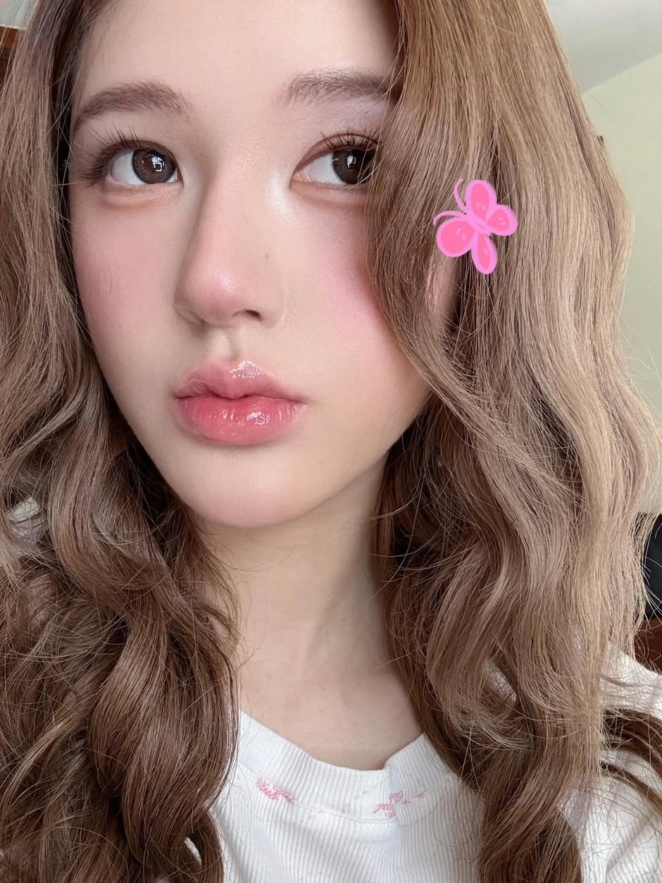 Gương mặt gây lú của Triệu Lộ Tư