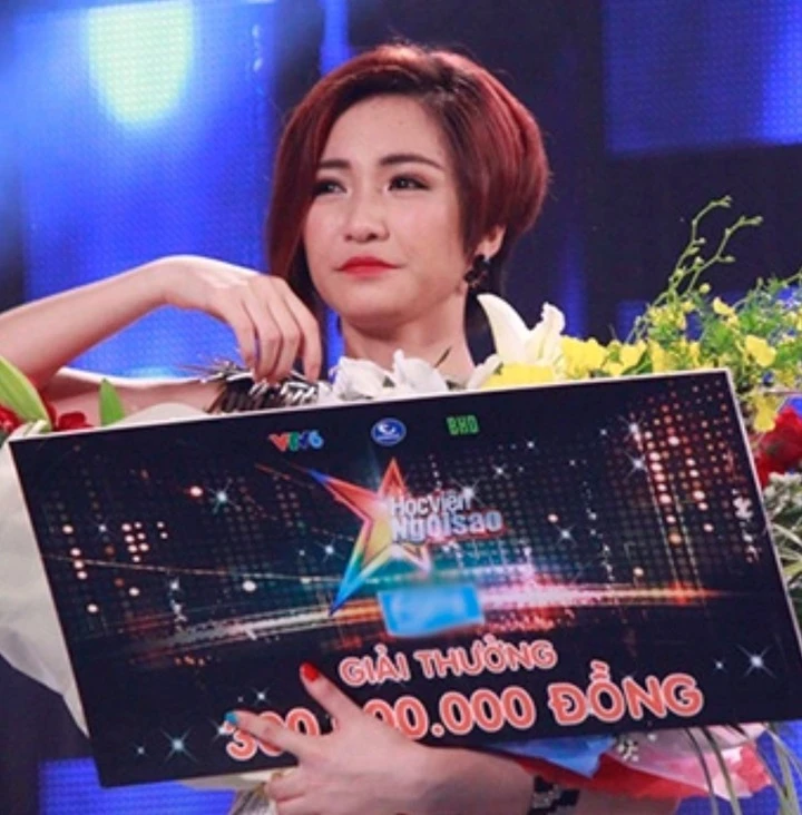 Hai quán quân Học viện Ngôi sao: Người nổi đình đám, người đi hát dạo