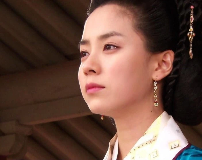 Hậu trường Song Hoa Điếm: Song Ji Hyo quay cảnh nóng 40 lần