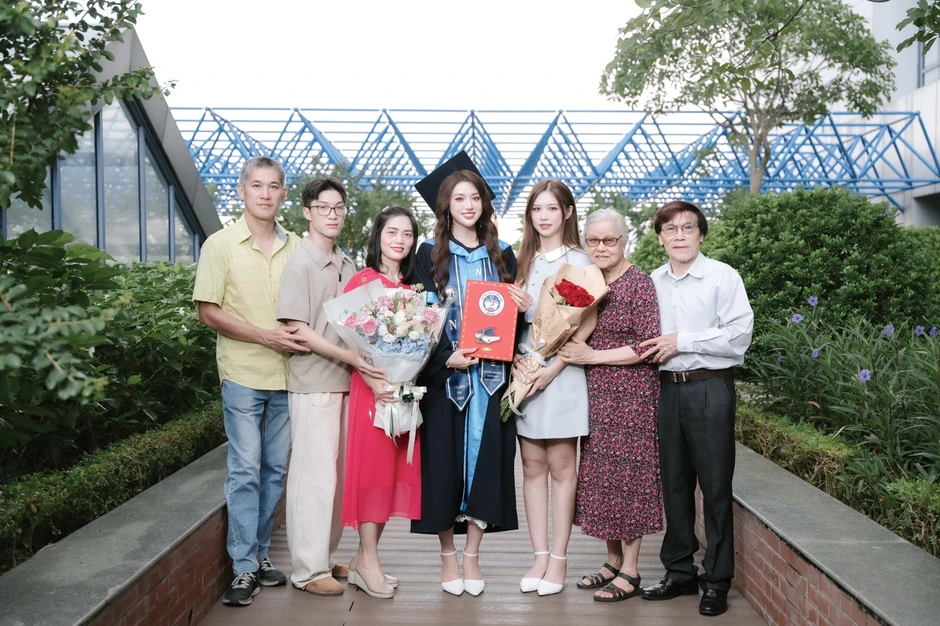 Hé lộ bên trong căn nhà Hoa hậu Phương Oanh Hé lộ bên trong căn nhà Hoa hậu Phương Oanh