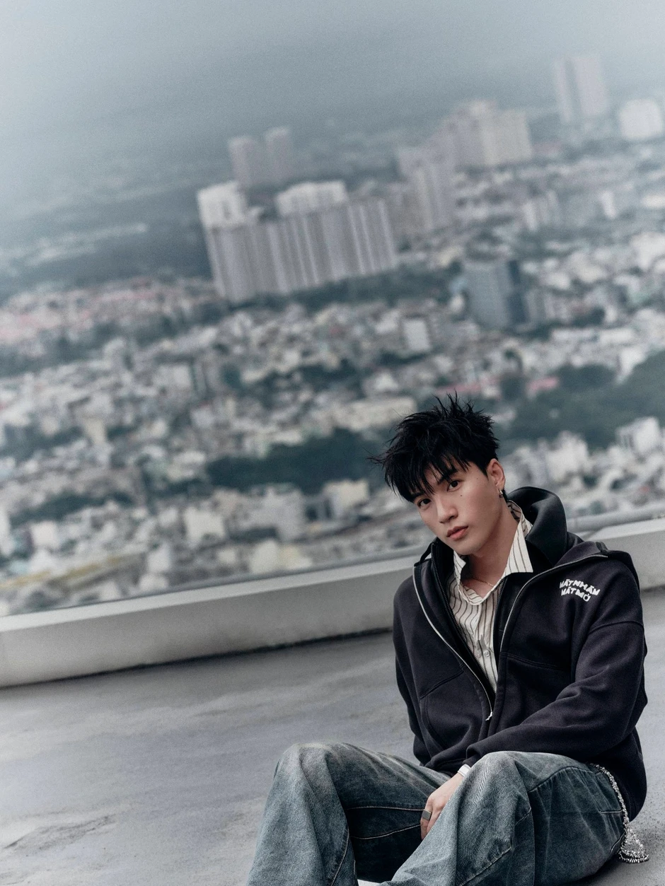 HIEUTHUHAI đã bị "bao vây"