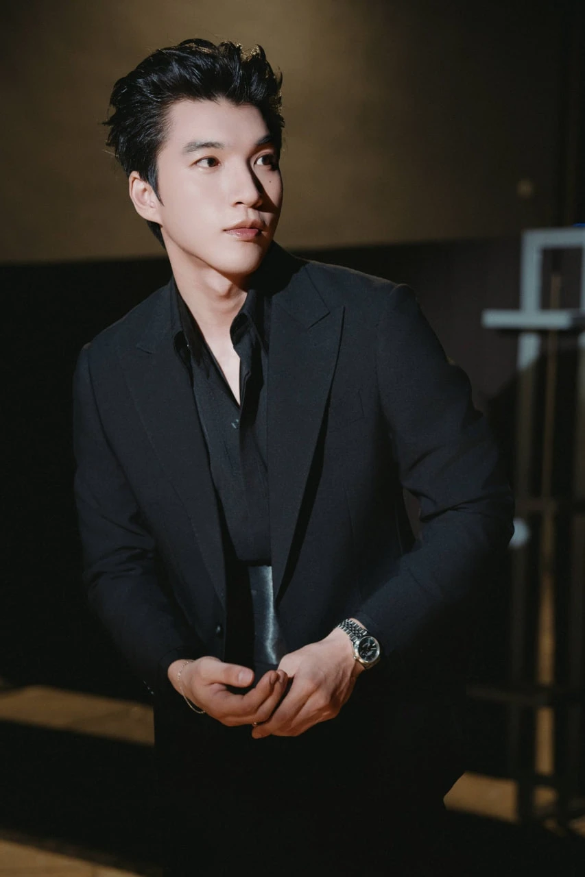 HIEUTHUHAI đã bị "bao vây"