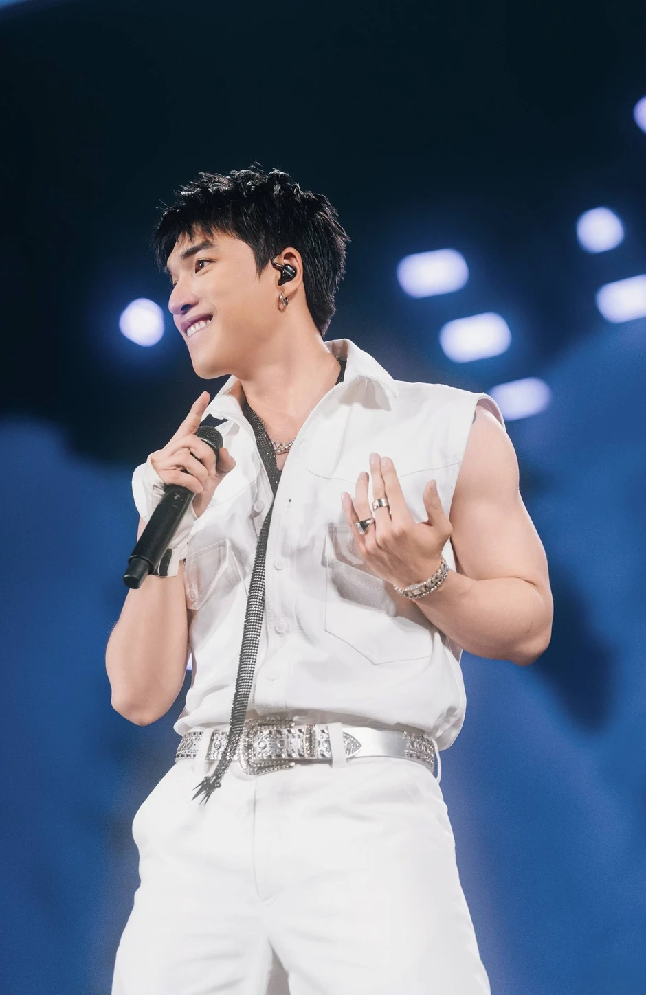 HIEUTHUHAI vẫn loay hoay với giọng hát: tin tức mới nhất về phong cách và chất giọng