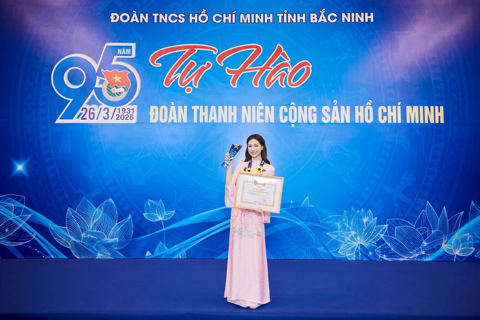 Hoà Minzy được vinh danh Gương mặt trẻ tiêu biểu tỉnh Bắc Ninh 2025