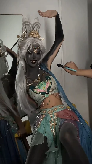 Hóa ra, các coser đã phải "hy sinh" vì nghệ thuật như thế này Hóa ra, các coser đã phải "hy sinh" vì nghệ thuật như thế này