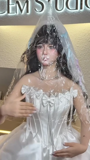 Hóa thành búp bê, hot girl xinh đẹp hút cả triệu view, khiến người xem ngỡ ngàng vi nhan sắc "đỉnh chóp" Hóa thành búp bê, hot girl xinh đẹp hút cả triệu view, khiến người xem ngỡ ngàng vi nhan sắc "đỉnh chóp"