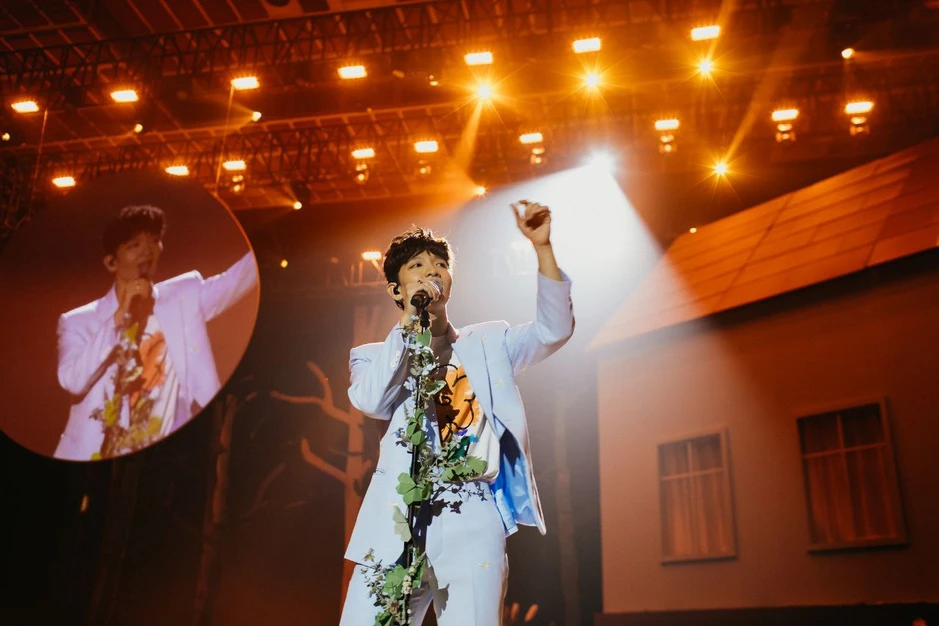 Hoàng Dũng và cuộc sống hạnh phúc bên vợ: 146 triệu lượt xem, hai tour concert và hành trình thành công