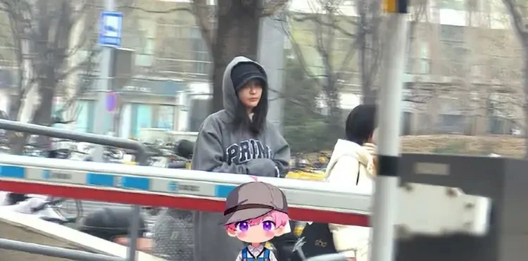 Hoảng hốt không nhận ra trai đẹp gen Z sau khi có con với nữ đại gia 1 đời chồng