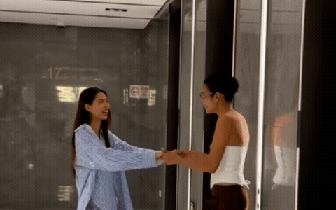 Hoàng Thuỳ làm lành với TyhD Thùy Dương sau 5 năm cạch mặt, chỉ 1 nhân vật mãi căng thẳng? Hoàng Thuỳ làm lành với TyhD Thùy Dương sau 5 năm cạch mặt, chỉ 1 nhân vật mãi căng thẳng?