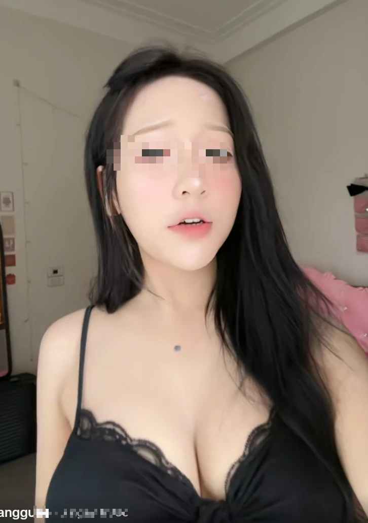 Hồn nhiên "nhảy tưng tưng" trước camera, nữ TikToker nhận "gáo nước lạnh" từ CĐM Hồn nhiên "nhảy tưng tưng" trước camera, nữ TikToker nhận "gáo nước lạnh" từ CĐM