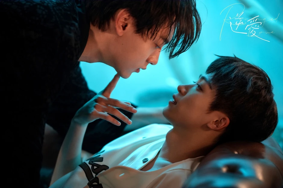 Hotgirl 2,3 triệu followers livestream phát tán ảnh thân mật với nam thần Gen Z, chấn động MXH sáng nay