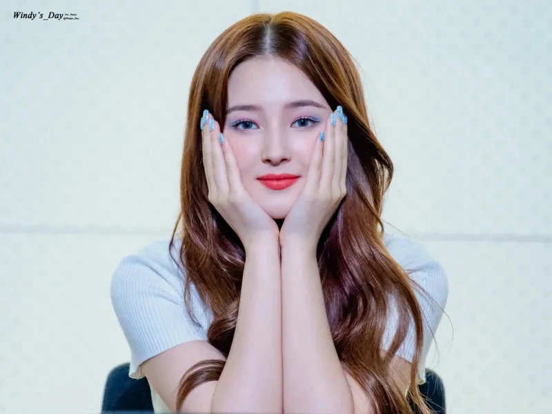 Hot girl phố đi bộ Hà Nội là mỹ nhân đẹp nhất thế giới nay hết thời lặn mất tăm Hot girl phố đi bộ Hà Nội là mỹ nhân đẹp nhất thế giới nay hết thời lặn mất tăm