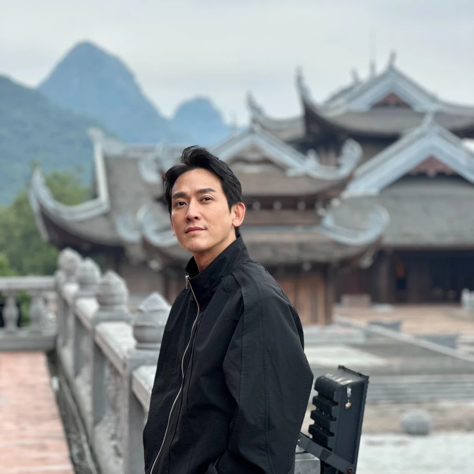 Hứa Vĩ Văn thông báo khẩn