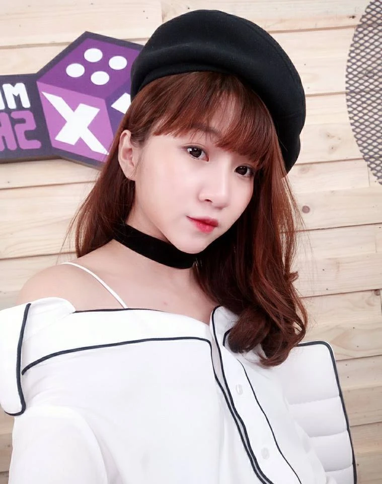 Idol CCTalk Như Hexi sau hơn một thập kỷ: Từ nàng thơ kẹo ngọt đến mỹ nhân sexy cực phẩm Idol CCTalk Như Hexi sau hơn một thập kỷ: Từ nàng thơ kẹo ngọt đến mỹ nhân sexy cực phẩm