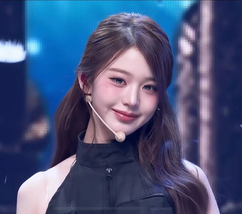 Jang Wonyoung bị ghét: Liên hoàn “phốt” thái độ, ám ảnh center đến căng thẳng