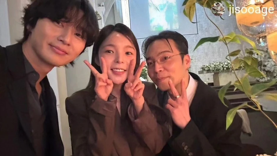 Jisoo bất ngờ tung ảnh cưới, đột ngột kết hôn Jisoo bất ngờ tung ảnh cưới, đột ngột kết hôn