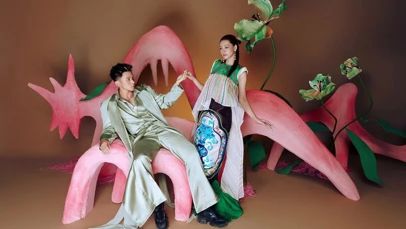 Jun Phạm tự nhận cả đời chưa có lấy 1 bản hit, ra MV phản cảm viral bằng 16 năm đi hát Jun Phạm tự nhận cả đời chưa có lấy 1 bản hit, ra MV phản cảm viral bằng 16 năm đi hát