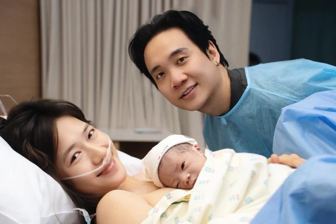 JustaTee khoe ảnh đưa vợ đi đẻ, phủ nhận dùng AI