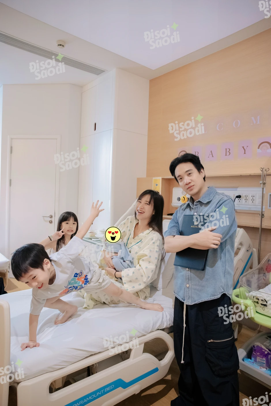 JustaTee tranh thủ đưa vợ đi đẻ để ra nhạc đấy à, chỉ 1 chi tiết hé lộ ngay thái độ! JustaTee tranh thủ đưa vợ đi đẻ để ra nhạc đấy à, chỉ 1 chi tiết hé lộ ngay thái độ!