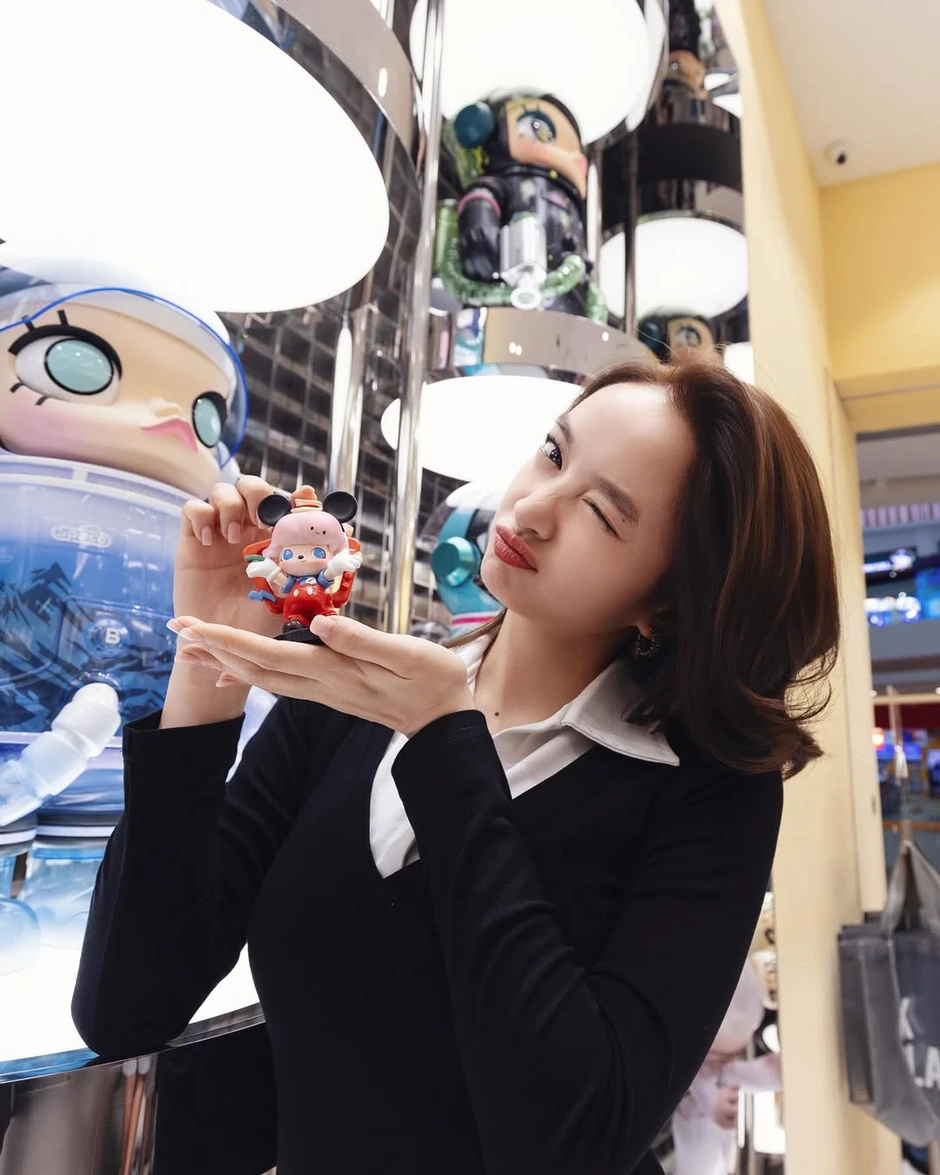 Kaity Nguyễn – Sự phối váy ngắn, croptop và quần ngắn Kaity Nguyễn – Sự phối váy ngắn, croptop và quần ngắn