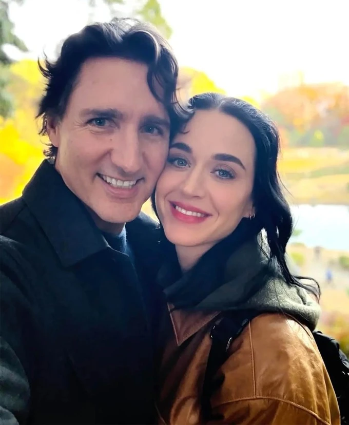 Katy Perry và cựu Thủ tướng Canada đùa vui về khoảng cách tuổi tác Katy Perry và cựu Thủ tướng Canada đùa vui về khoảng cách tuổi tác