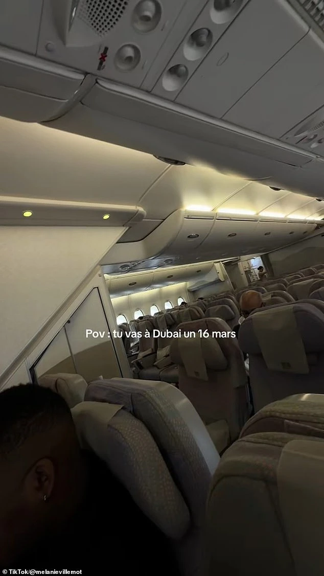 Không dễ tin đây là bức ảnh chụp được trong chuyến bay đến Dubai hiện tại