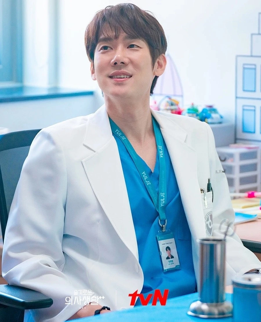 Không tin đây là Yoo Yeon Seok: Bức ảnh lan truyền gây bất ngờ cho fan Không tin đây là Yoo Yeon Seok: Bức ảnh lan truyền gây bất ngờ cho fan