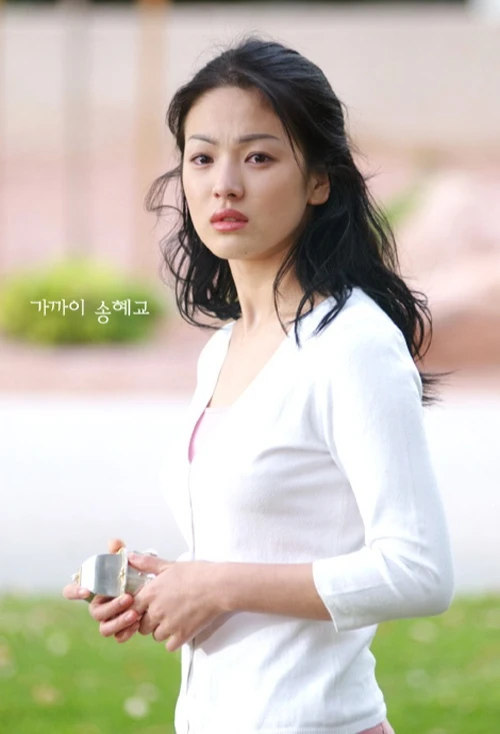 Kim Hee Sun từ chối 3 bom tấn giúp Song Hye Kyo đổi đời