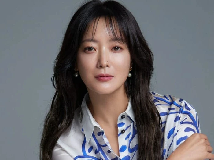 Kim Hee Sun từ chối 3 bom tấn giúp Song Hye Kyo đổi đời