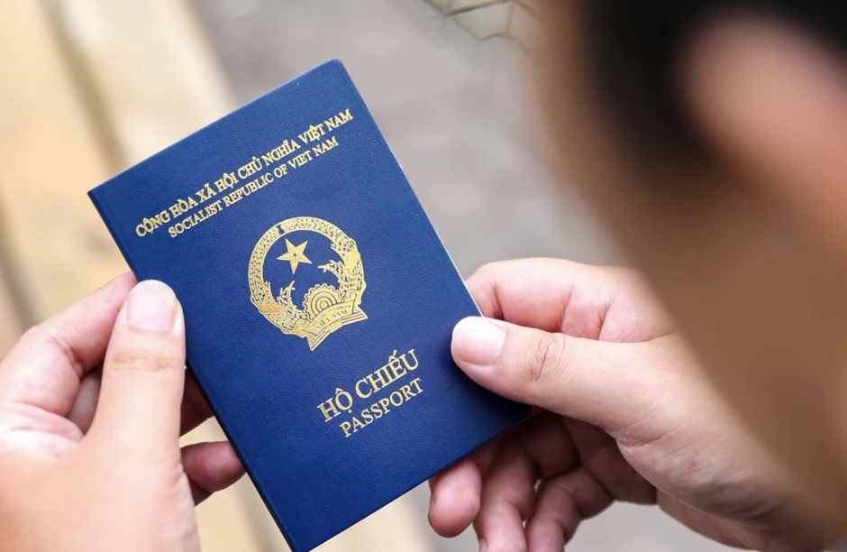 Kỷ lục được thiết lập sau 11 năm: Hộ chiếu Việt Nam 2026 tăng 7 bậc so với năm ngoái, miễn visa tới 48 nước