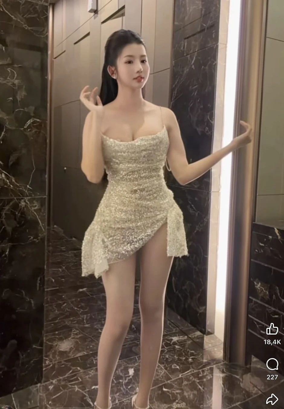 Làm clip bán váy, "thần tiên tỷ tỷ" hút gần 8 triệu view, tin nhắn đặt hàng quá tải