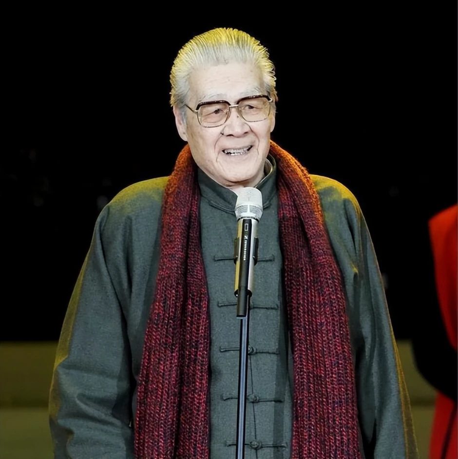 Lam Thiên Dã sáng đi đóng phim, tối làm điệp viên