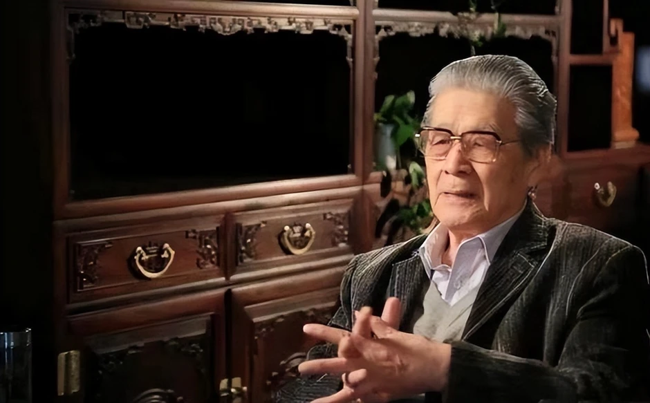 Lam Thiên Dã sáng đi đóng phim, tối làm điệp viên