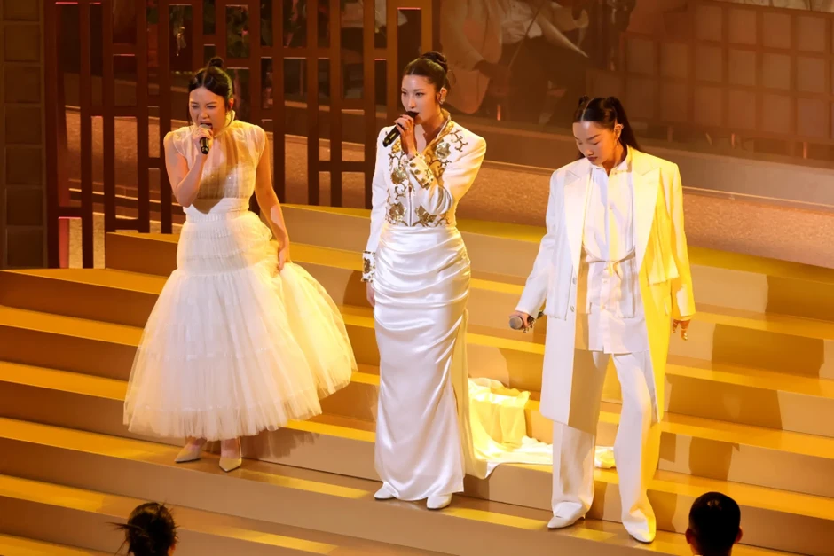 Lần đầu tiên trong lịch sử ca khúc Kpop giành Oscar cho Bài hát phim hay nhất!