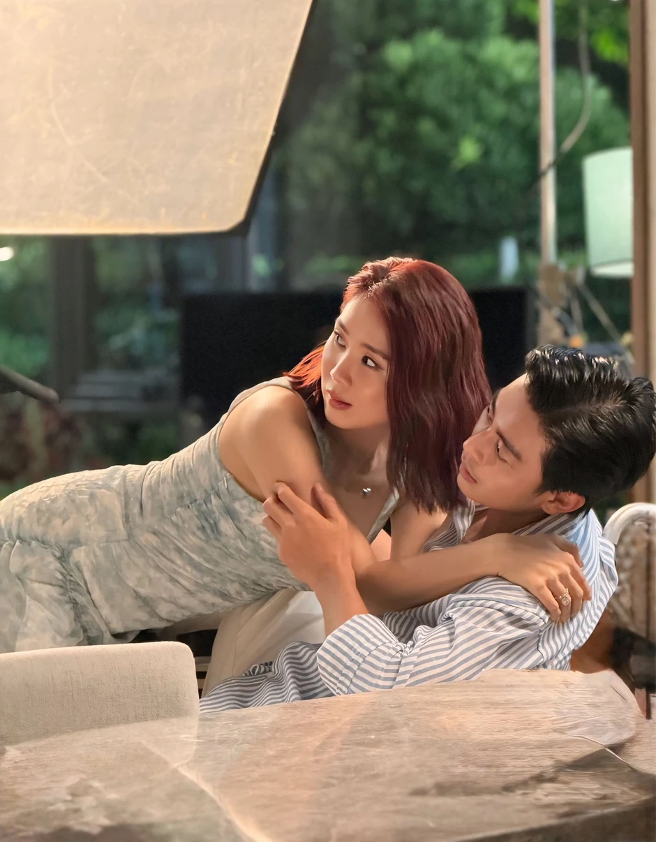 Lê Phương đóng chính cùng lúc 2 phim Việt đang hot Lê Phương đóng chính cùng lúc 2 phim Việt đang hot