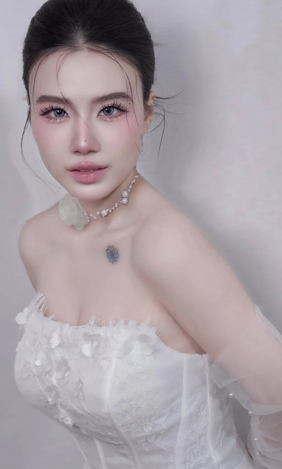 Linh Miu và cú lột xác từ hot girl trong sáng đến "thánh nữ" gợi cảm Linh Miu và cú lột xác từ hot girl trong sáng đến "thánh nữ" gợi cảm