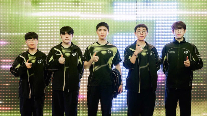 LMHT: Chovy trả lời câu hỏi của người hâm mộ có nên buông MSI, EWC để thắng CKTG ? LMHT: Chovy trả lời câu hỏi của người hâm mộ có nên buông MSI, EWC để thắng CKTG ?