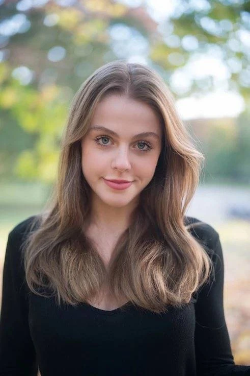 Lộ diện nữ chính nóng bỏng của siêu phẩm AAA: Hot girl đời thực gây bão, lượng follow tăng "chóng mặt"!