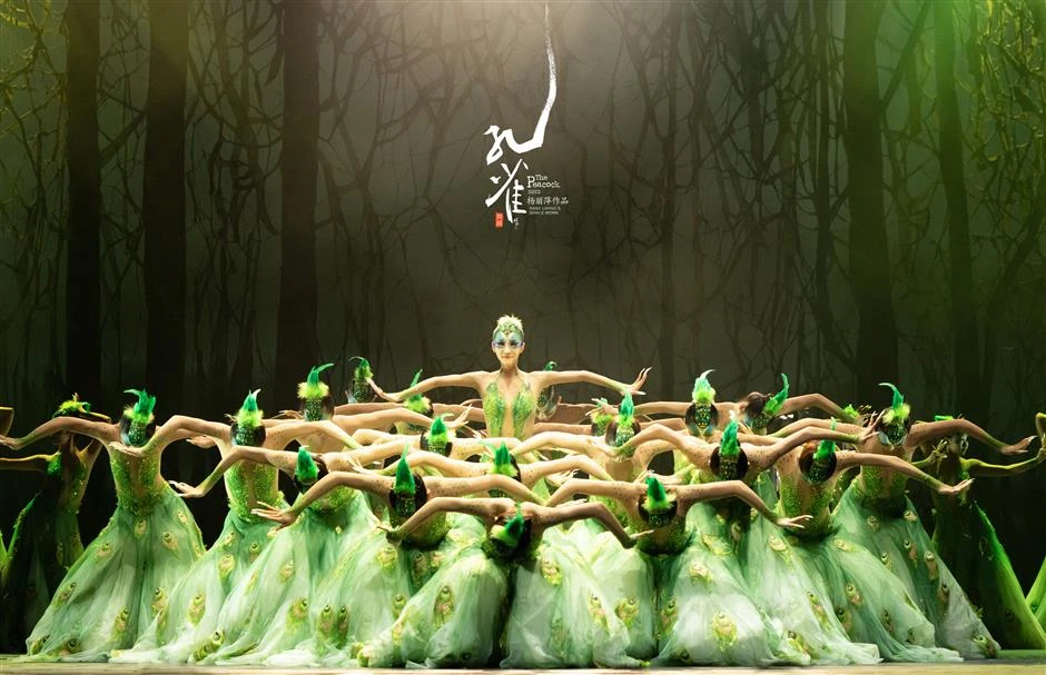 Dương Lệ Bình 70+ tuổi và Lời nguyền biến hóa thành “Công chúa Khổng Tước”: Hai lần ly hôn, từ bỏ làm mẹ để theo đuổi thánh đường nghệ thuật và nhan sắc không tuổi