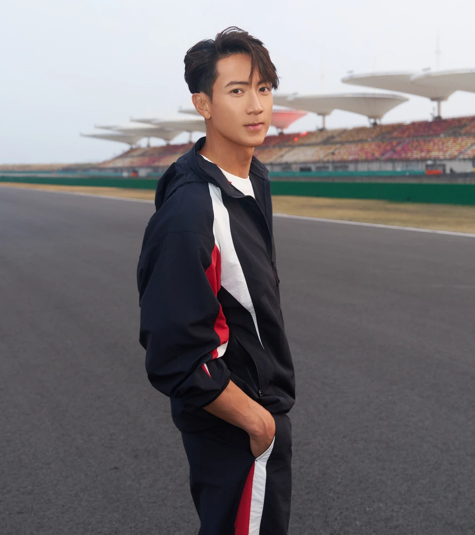 Lương Sơn Bá đẹp nhất màn ảnh giờ trông như ma cà rồng