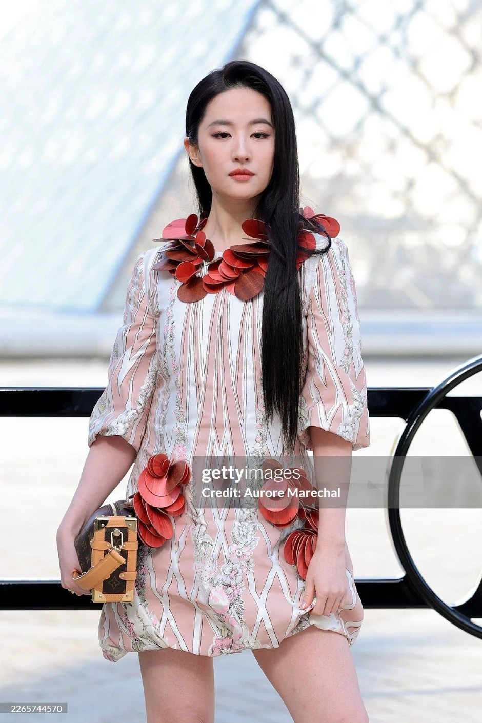 Lưu Diệc Phi bị chê sến súa nhưng lần xuất hiện vẫn mang về 210 tỷ đồng doanh thu