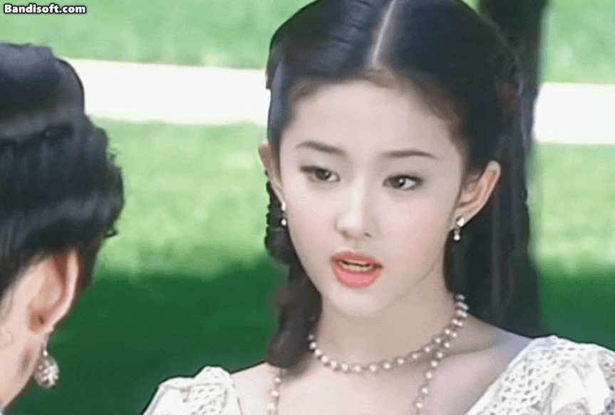 Lưu Diệc Phi già trước tuổi lại được khen nức nở