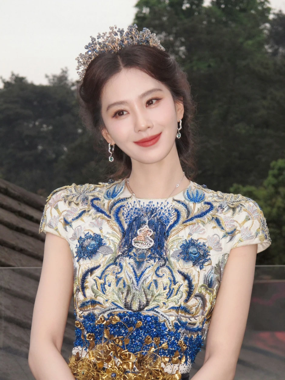 Lưu Thi Thi đẹp như bức tranh Giang Nam tuyệt mỹ Lưu Thi Thi đẹp như bức tranh Giang Nam tuyệt mỹ