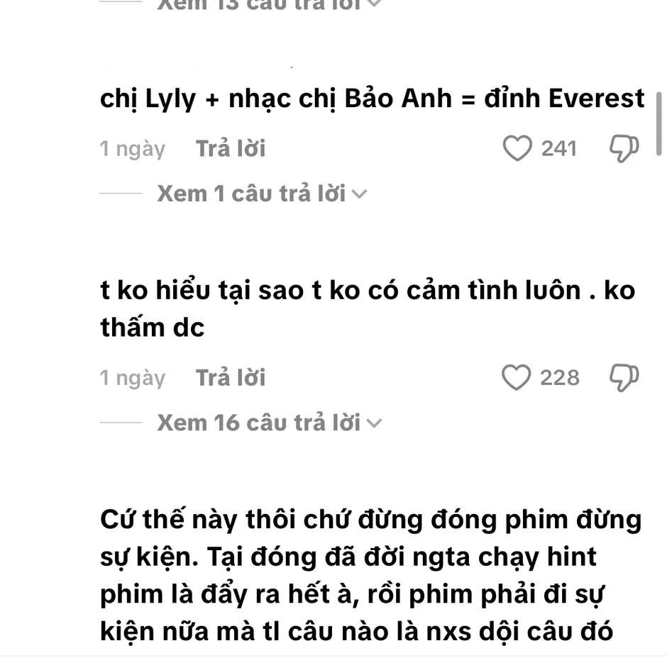 LyLy chỉ cần đàn hát là được khen