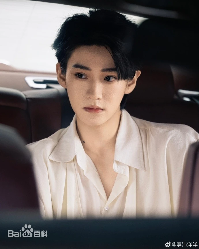 Mỹ nam gen Z bị tố dan díu với bạn diễn, người yêu hot girl phơi bày tình tiết gây sốc